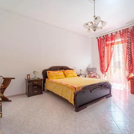 Casa Zichirinedda *